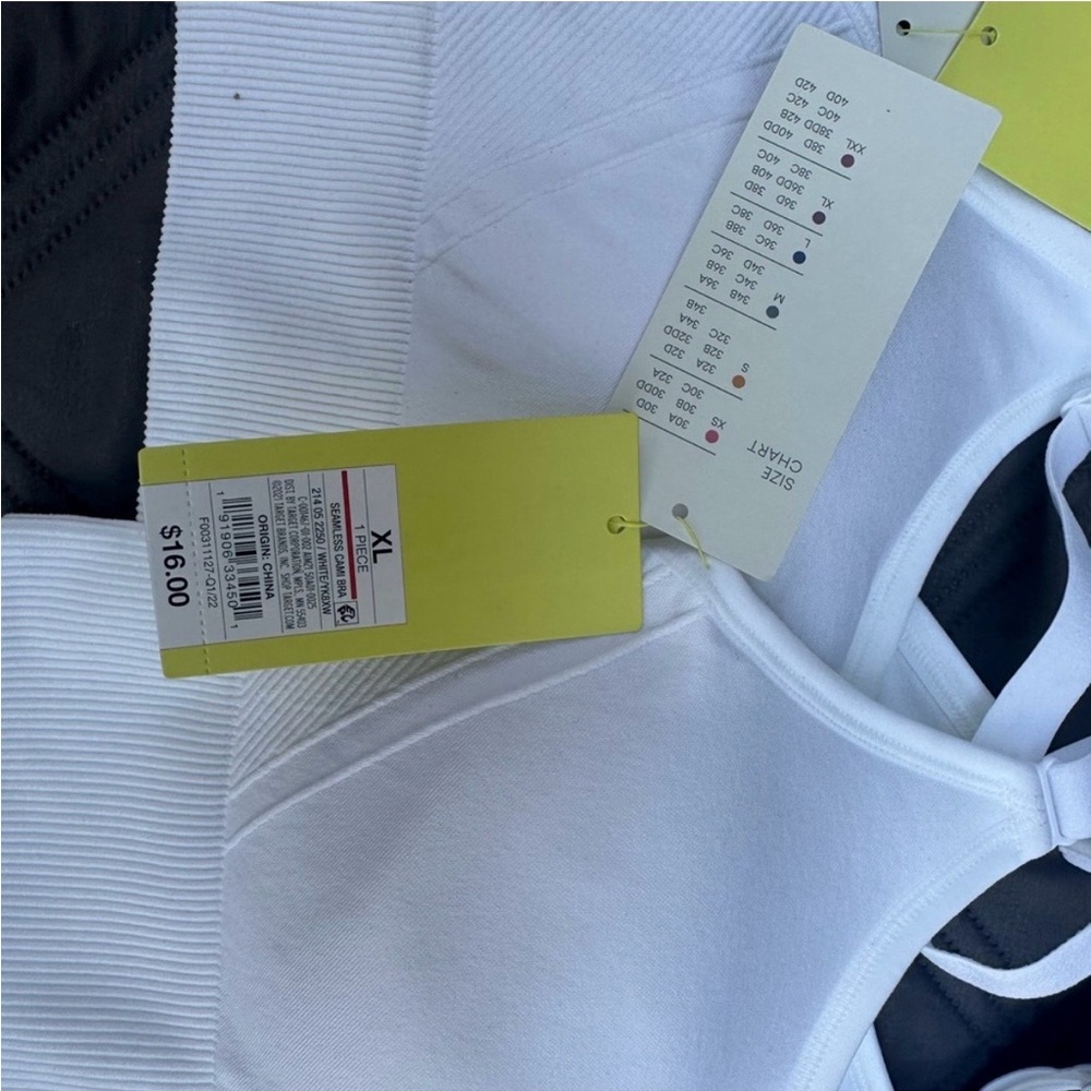 4 pack All in Motion White Seamless Sports Bra - Picture 2 of 3